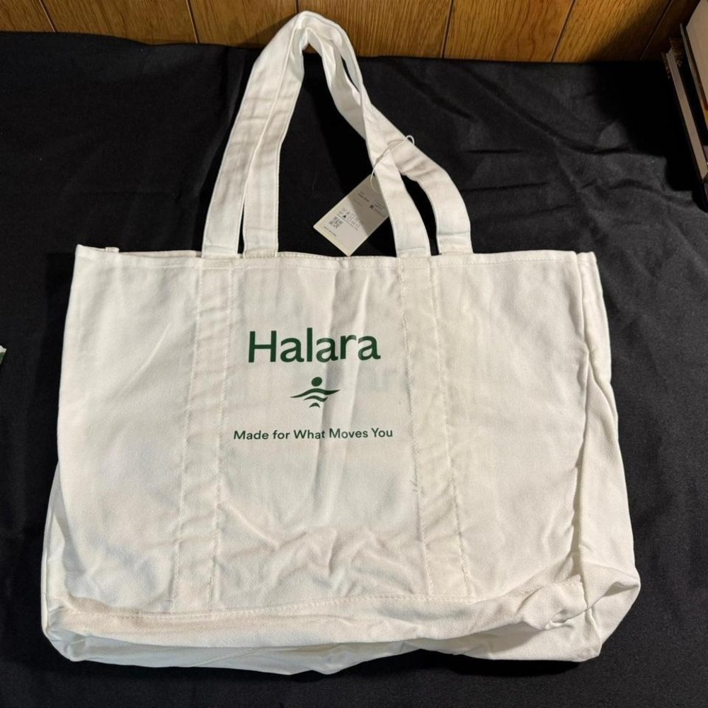 White Halara‎ tote bag NWT